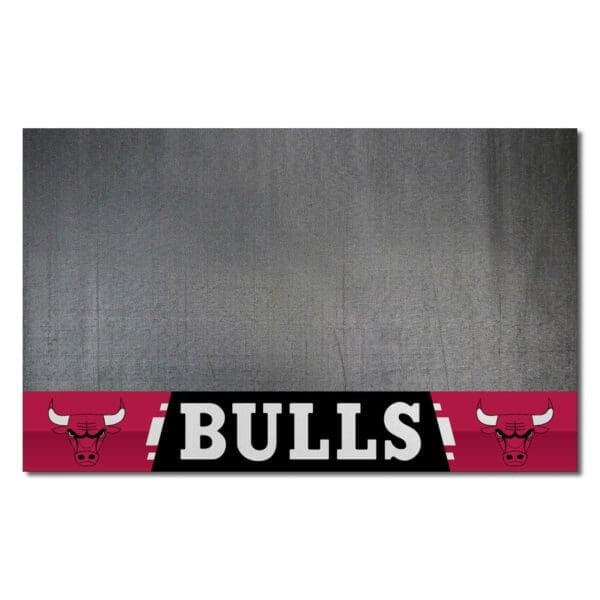 Chicago Bulls Vinyl Grill Mat 26in. x 42in. 14199 1 scaled