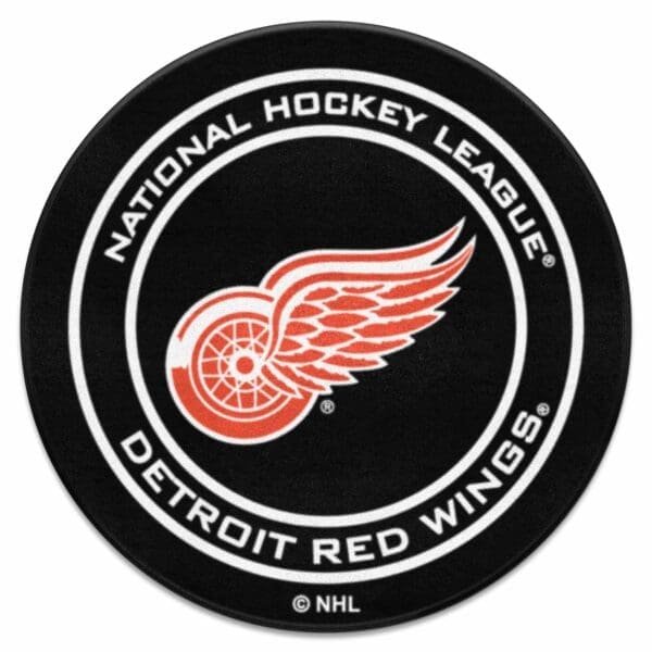 Detroit Red Wings Hockey Puck Rug 27in. Diameter 10271 1 scaled