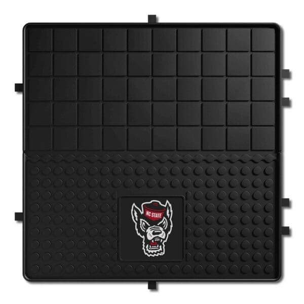 NC State Wolfpack Heavy Duty Cargo Mat 31x31 1 1 scaled