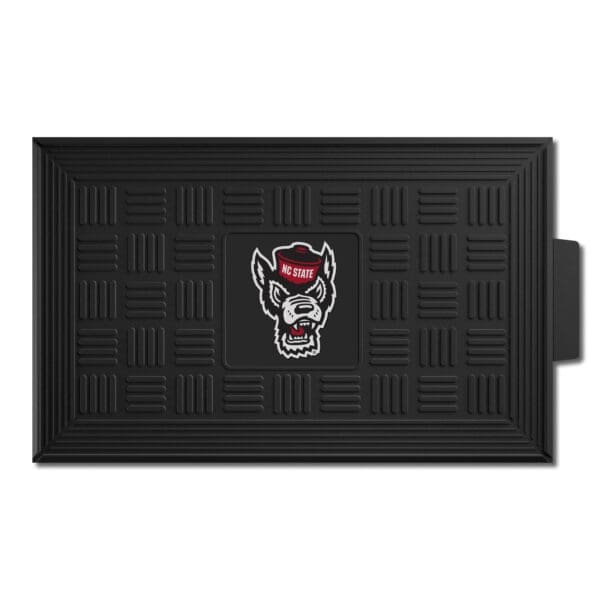 NC State Wolfpack Heavy Duty Vinyl Medallion Door Mat 19.5in. x 31in 1 scaled